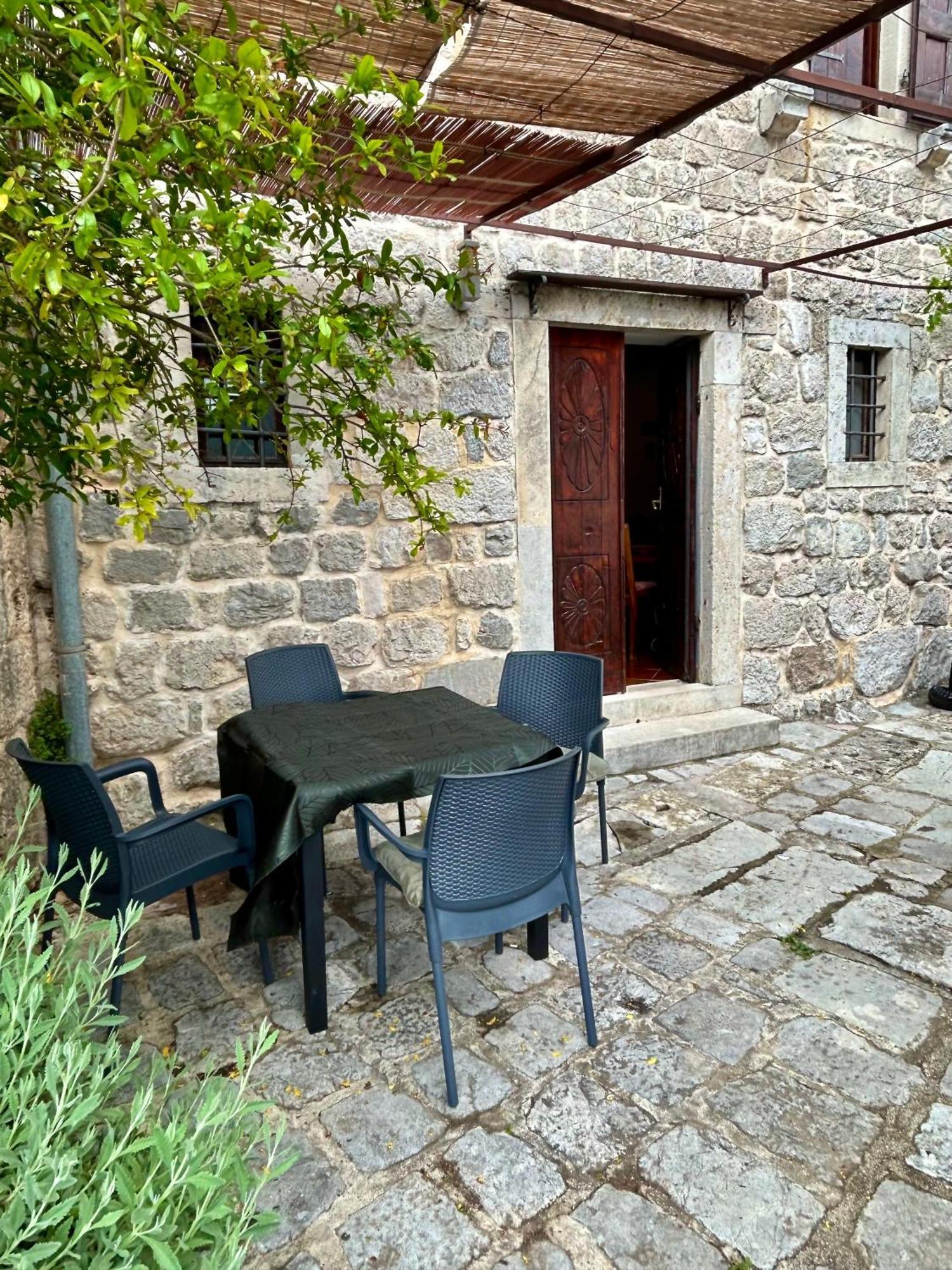 Charming Bohemian House In Perast 빌라 외부 사진